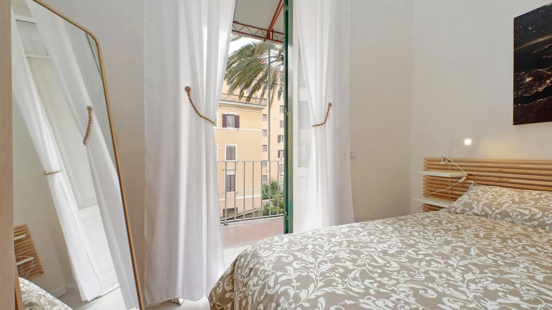 Apartment Balconcino Romantico A Via Aosta