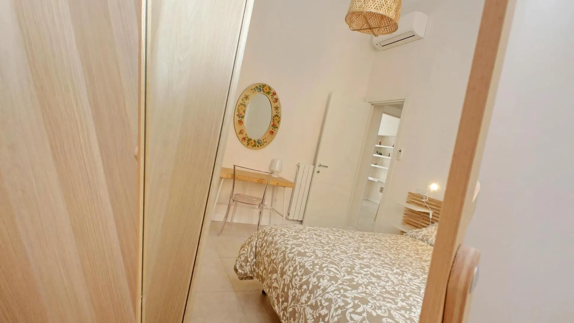 Apartment Balconcino Romantico A Via Aosta