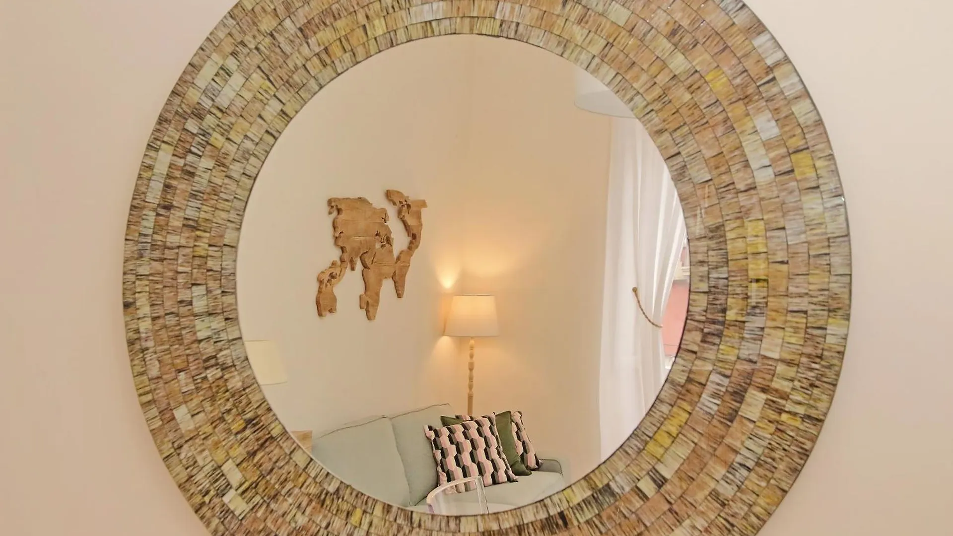 Balconcino Romantico A Via Aosta Apartment