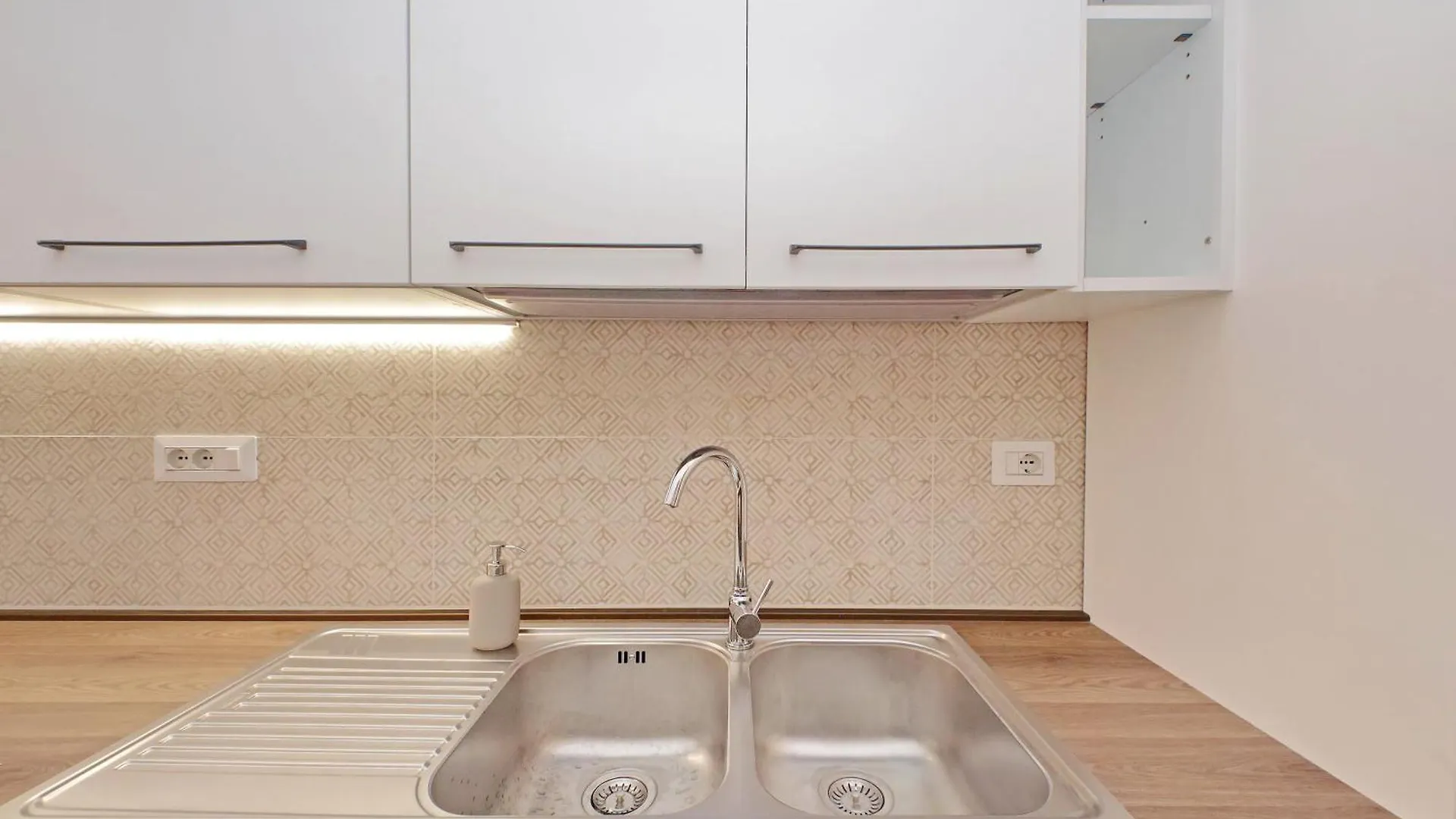 Balconcino Romantico A Via Aosta Apartment Rome